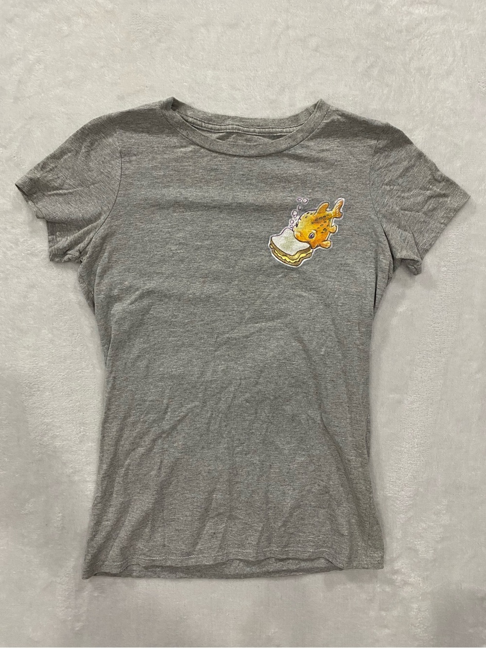 Disney Grey Short Sleeve Tee with Pudge the Fish Graphic - (XS)